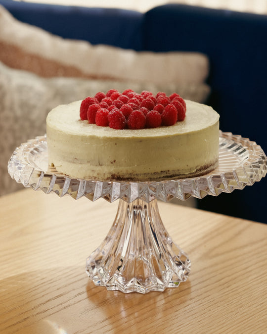 Raspberry Pistachio Cake - كيكة التوت بالفستق