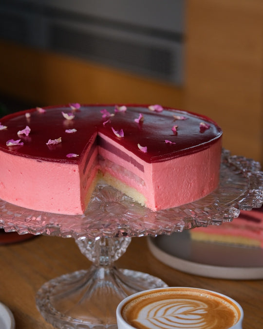 Rose and Lychee Cake - كيكة ليتشي روز